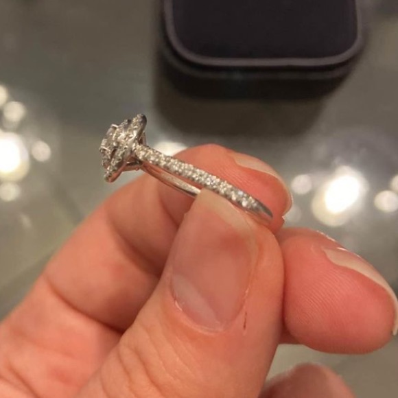 Tiffany engagement ring size 4 - Picture 9 of 9